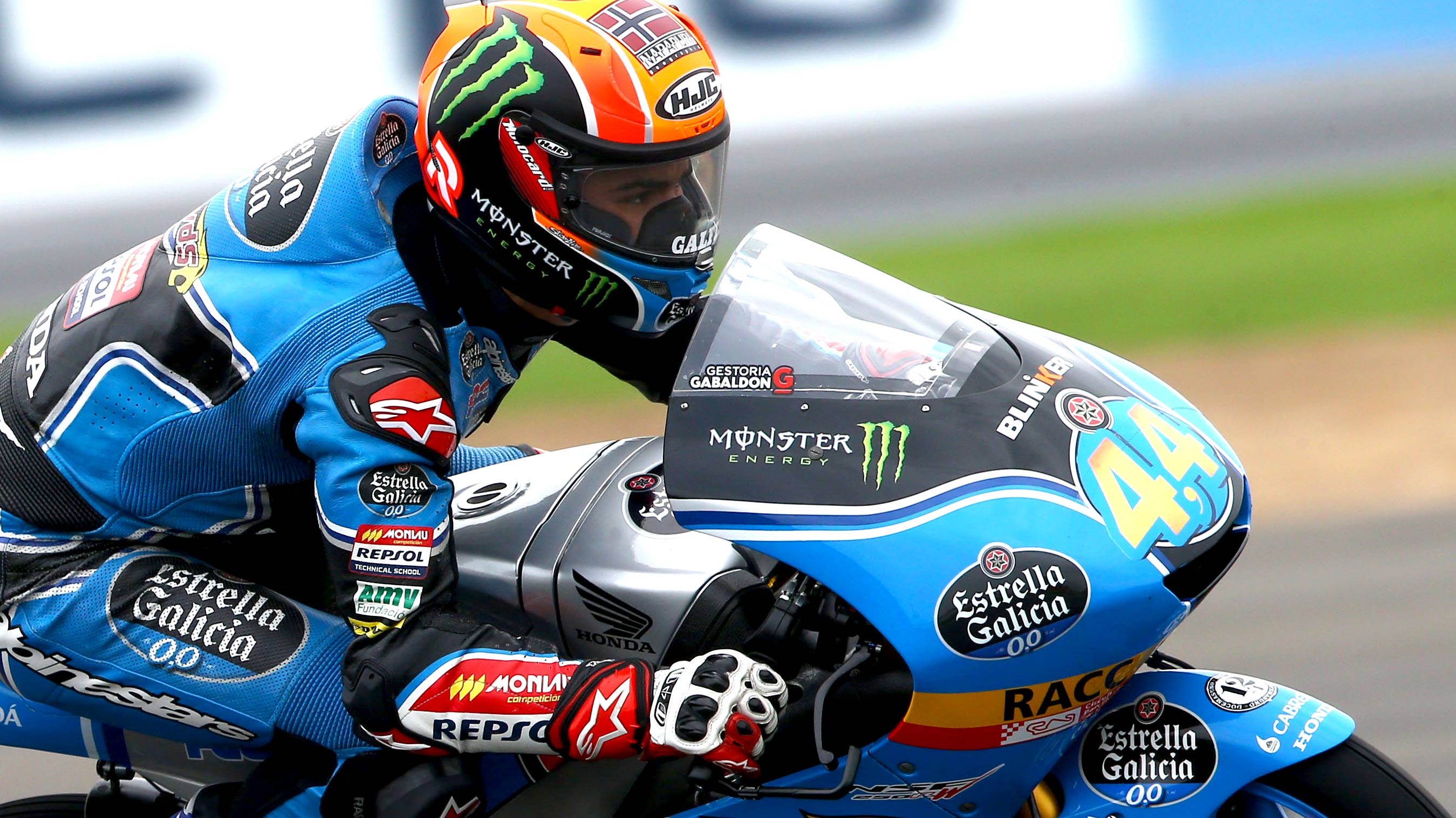 Arón Canet conquista Silverstone en un duelo interminable en Moto3