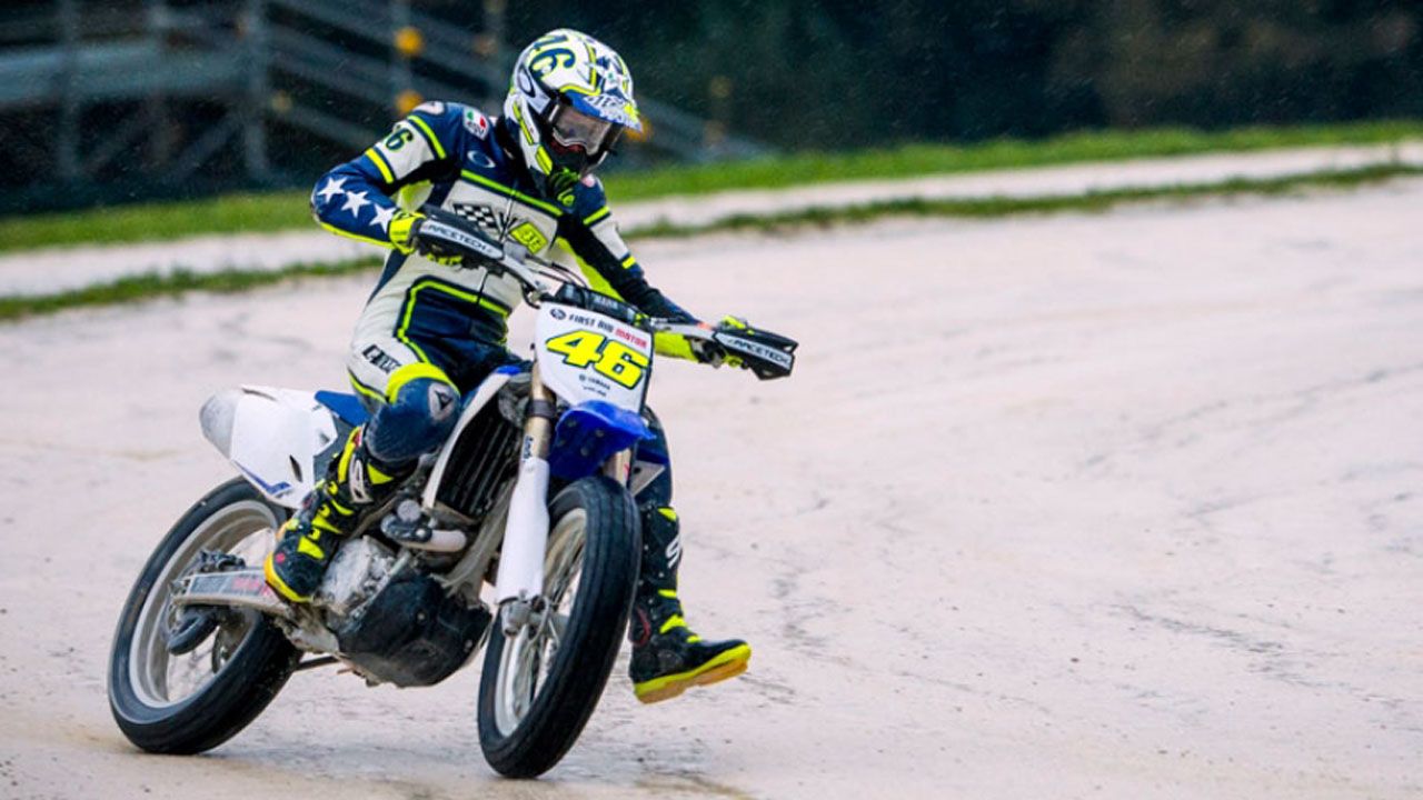 Posible fractura de tibia y peroné de Valentino Rossi haciendo Enduro