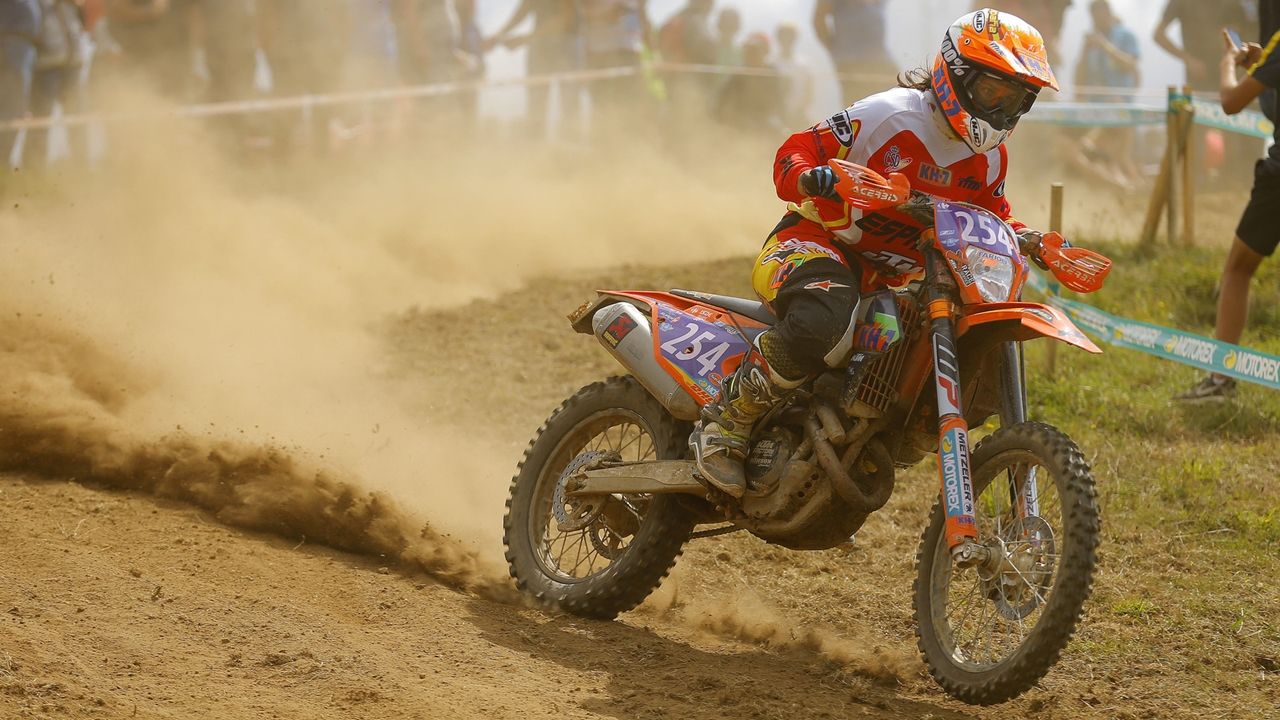 Laia Sanz gana los ISDE y Josep García subcampeón en el fiasco español por equipos