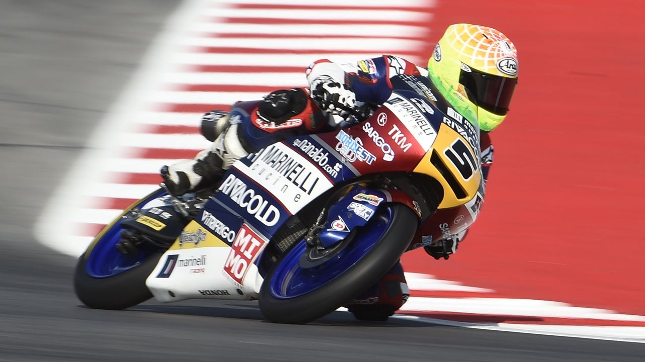 Paseo marítimo de Romano Fenati en Misano para hacer historia en Moto3