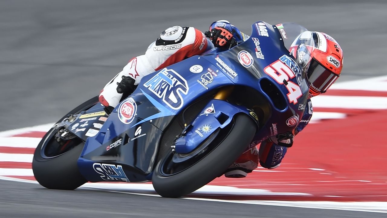 Mattia Pasini contiene a Franco Morbidelli en Misano y rubrica su póquer de poles