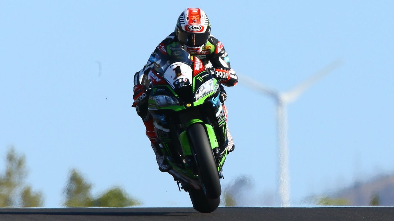 Jonathan Rea rubrica el doblete en Portimao y podrá ser campeón en Francia
