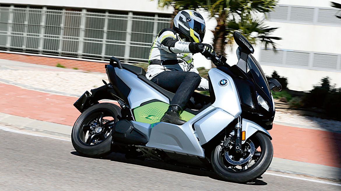 Jornada de la Moto Eléctrica en San Sebastián