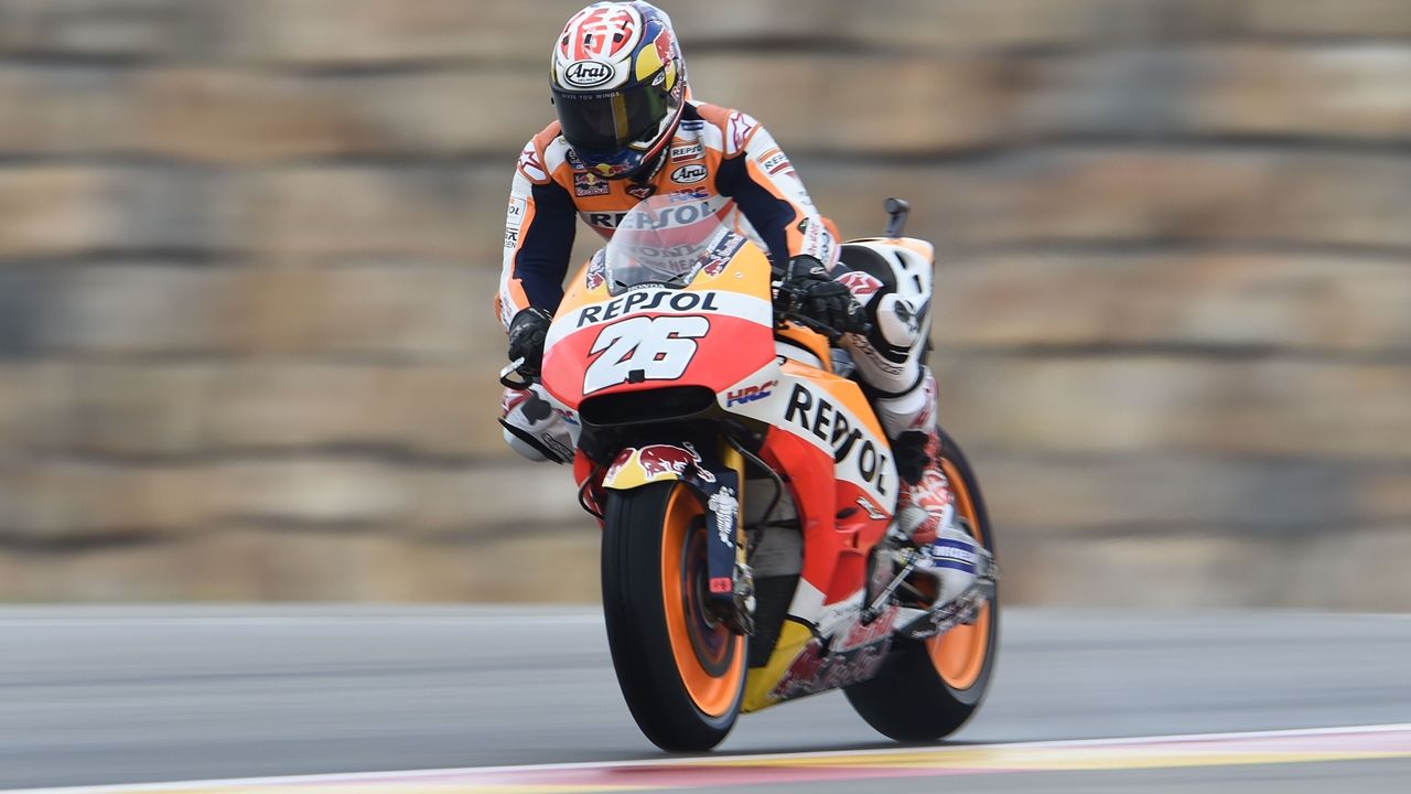 Dani Pedrosa empieza mandando en la epopeya de Valentino Rossi