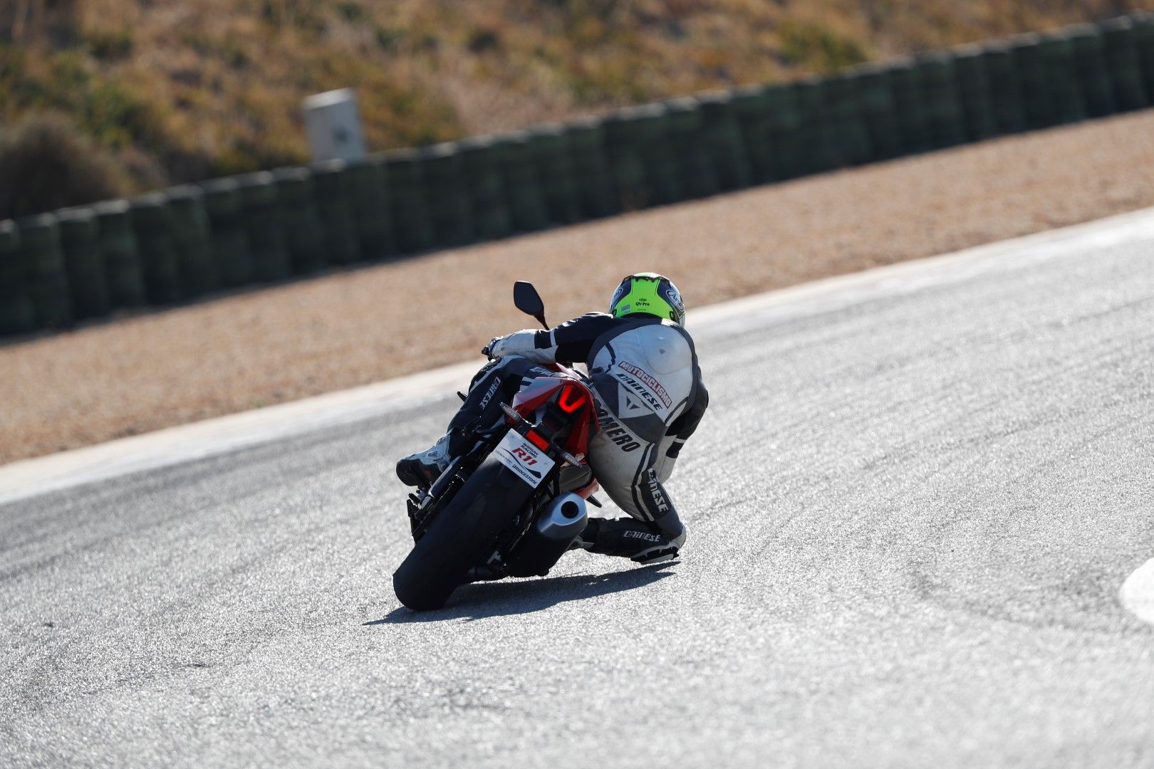 Bridgestone Battlax Racing R11, video