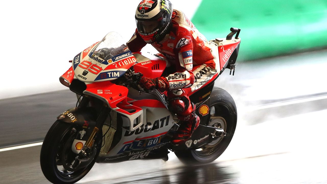 Jorge Lorenzo: “La moto funciona bien, pero si tengo que elegir prefiero más agua”