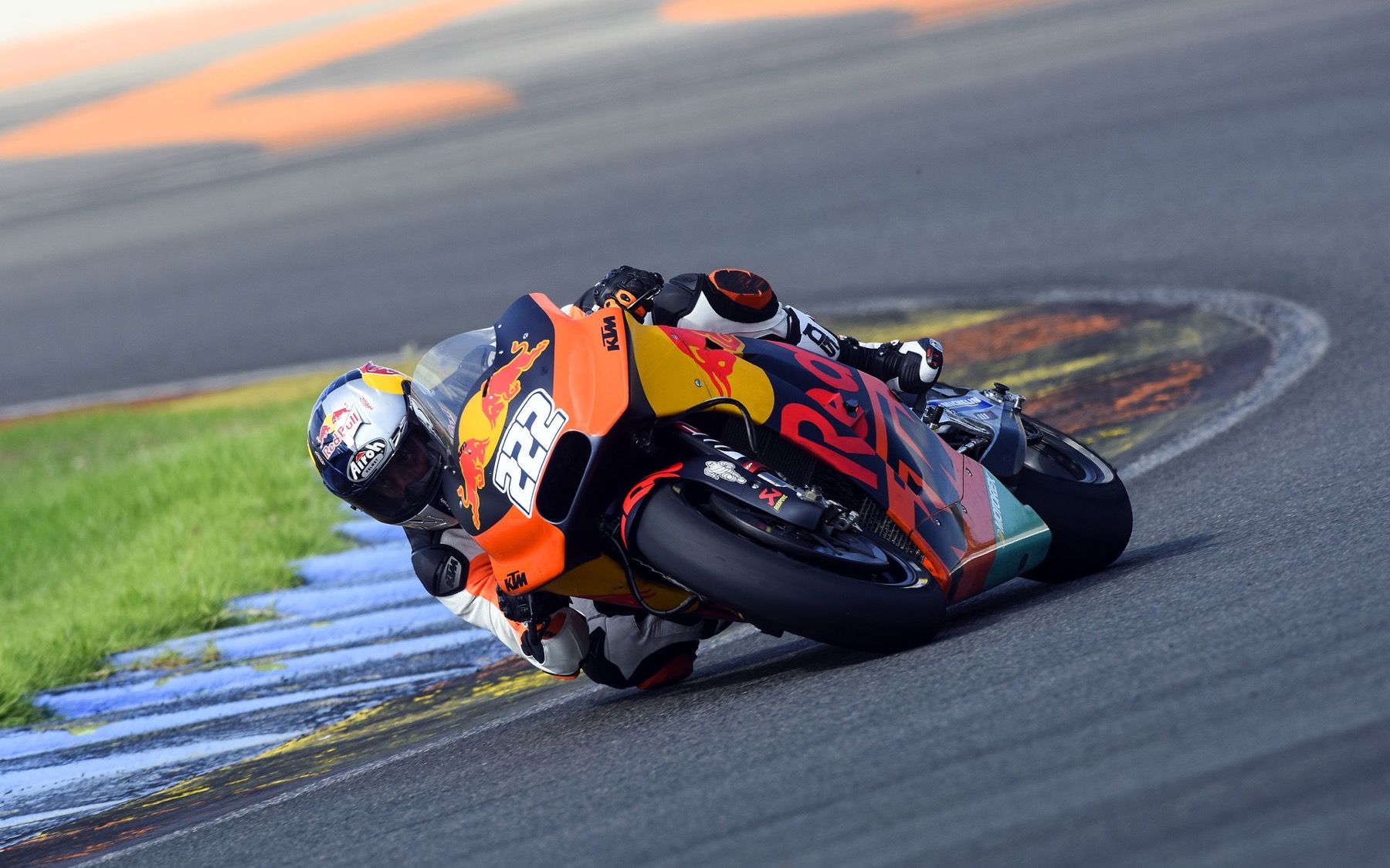 Tony Cairoli prueba la KTM de MotoGP: "¡Es una locura!"
