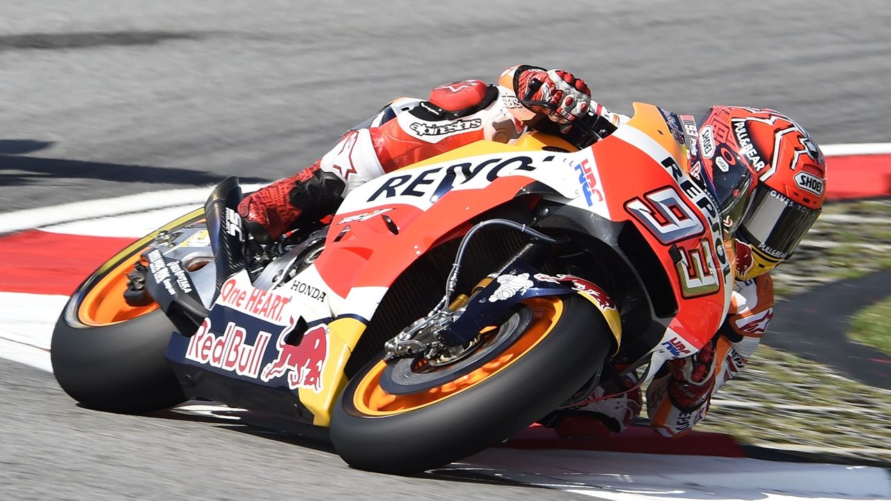 Marc Márquez: “Intento poner cuatro ruedas: las dos de la moto, el codo y la rodilla”