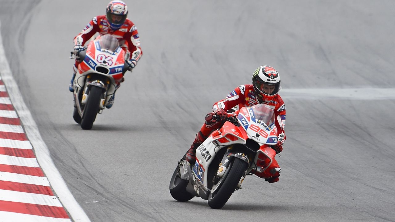 El error de Jorge Lorenzo que aprovechó Andrea Dovizioso para ganar en Sepang