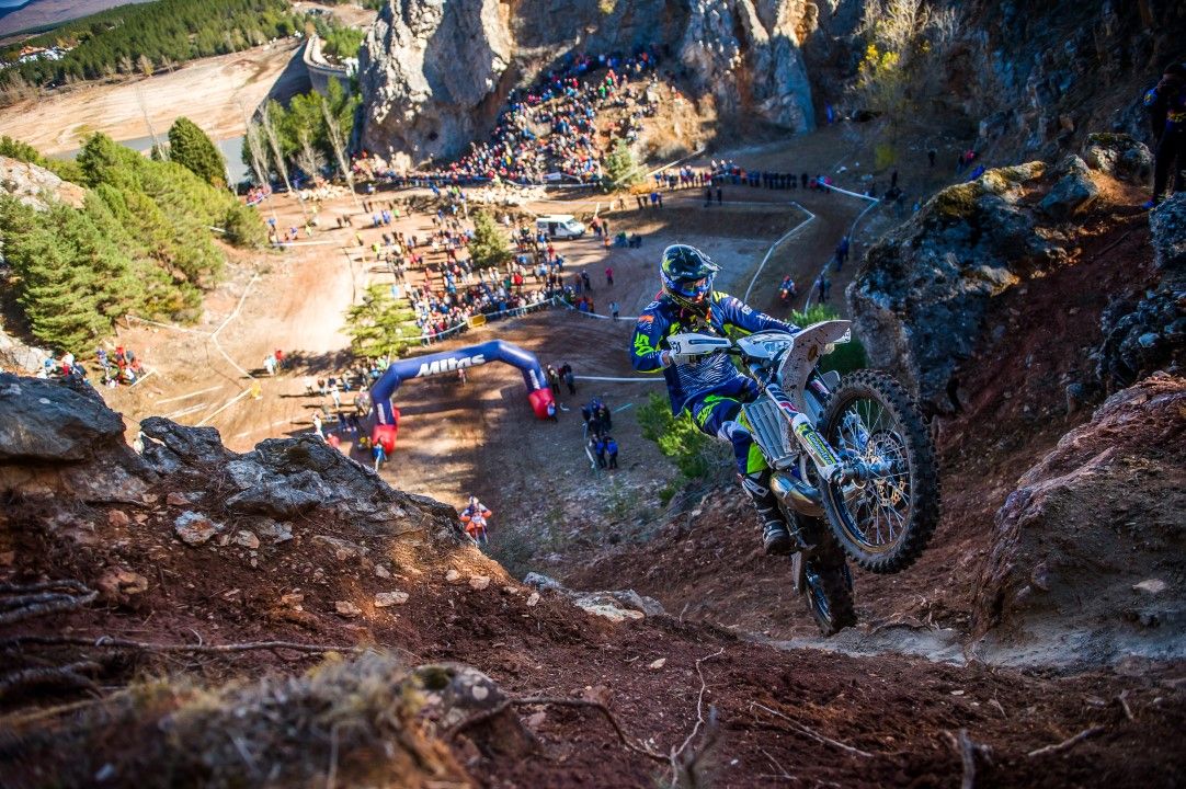 Graham Jarvis (Husqvarna) conquista Hixpania Hard Enduro 2017. Walker (KTM) y Gómez (KTM) en el pódium.