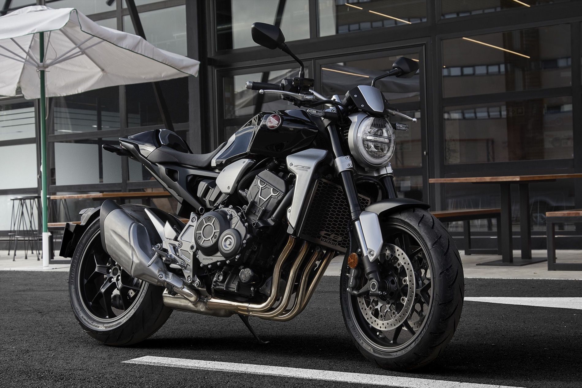 Honda CB1000R 2018, más prestaciones y diseño minimalista