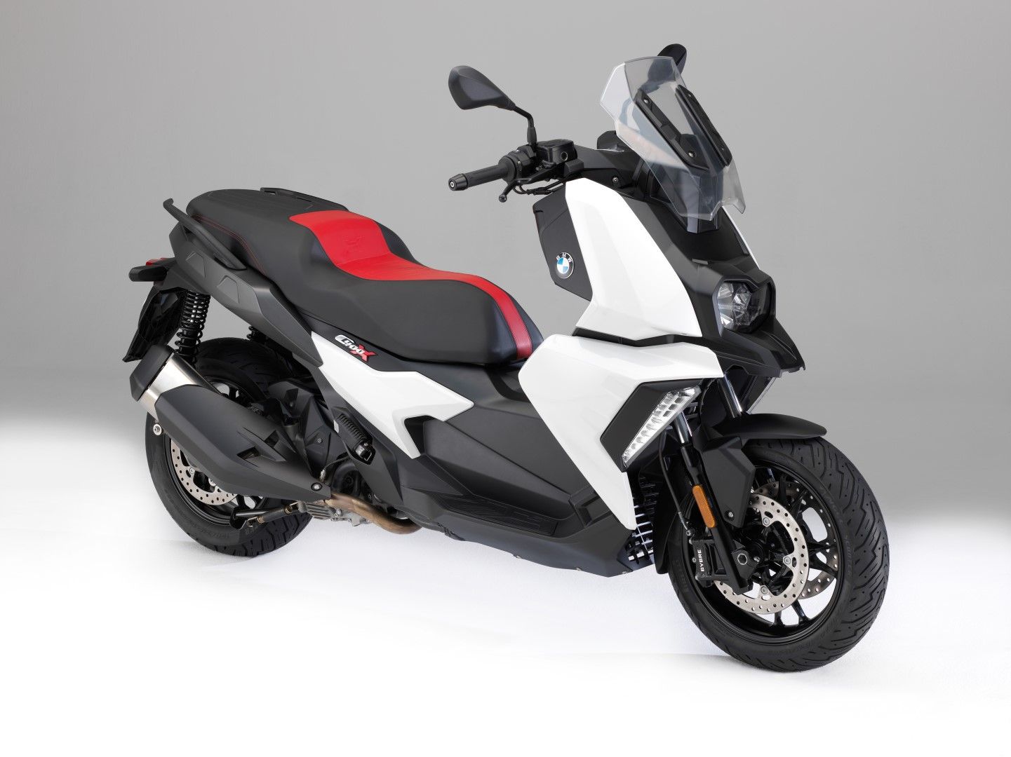 BMW C 400 X 2018, apuesta por el maxiscooter