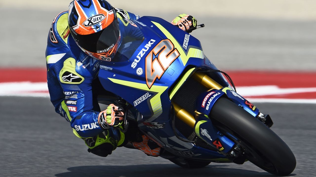 Álex Rins, el benjamín de MotoGP 2017, se vuelve centenario
