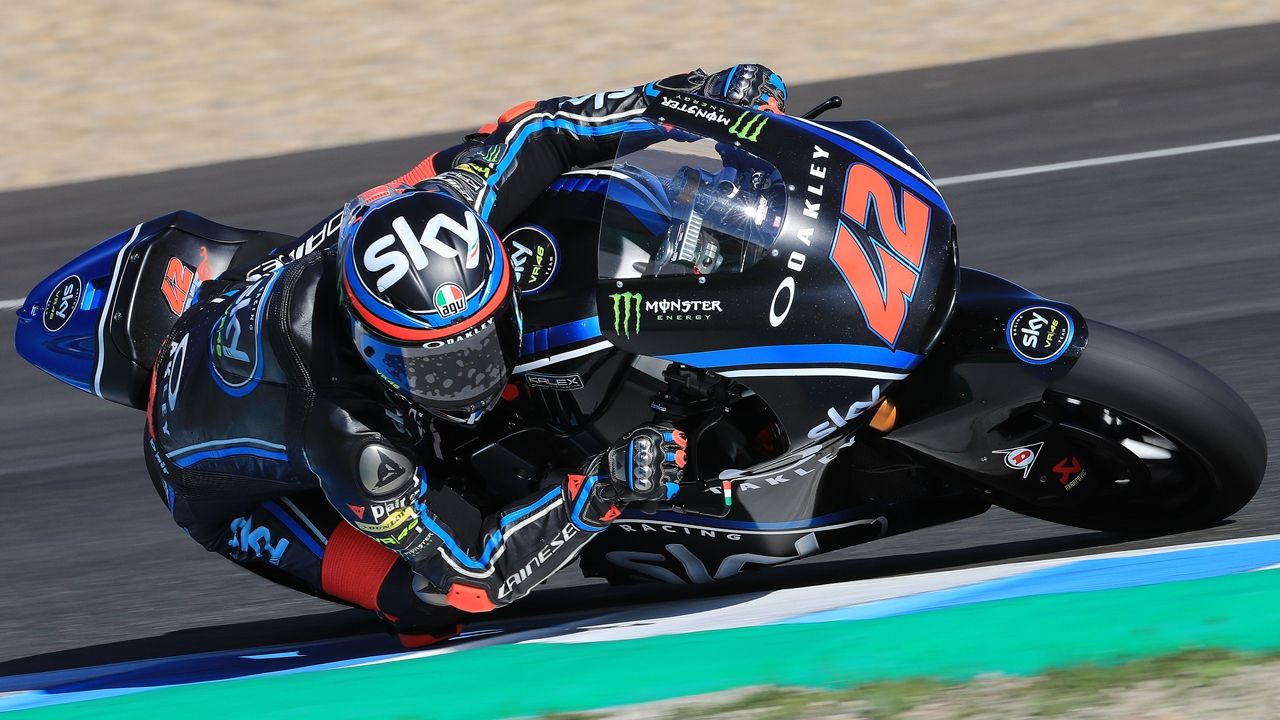 Pecco Bagnaia y Miguel Oliveira lideran Moto2, Enea Bastianini manda en Moto3