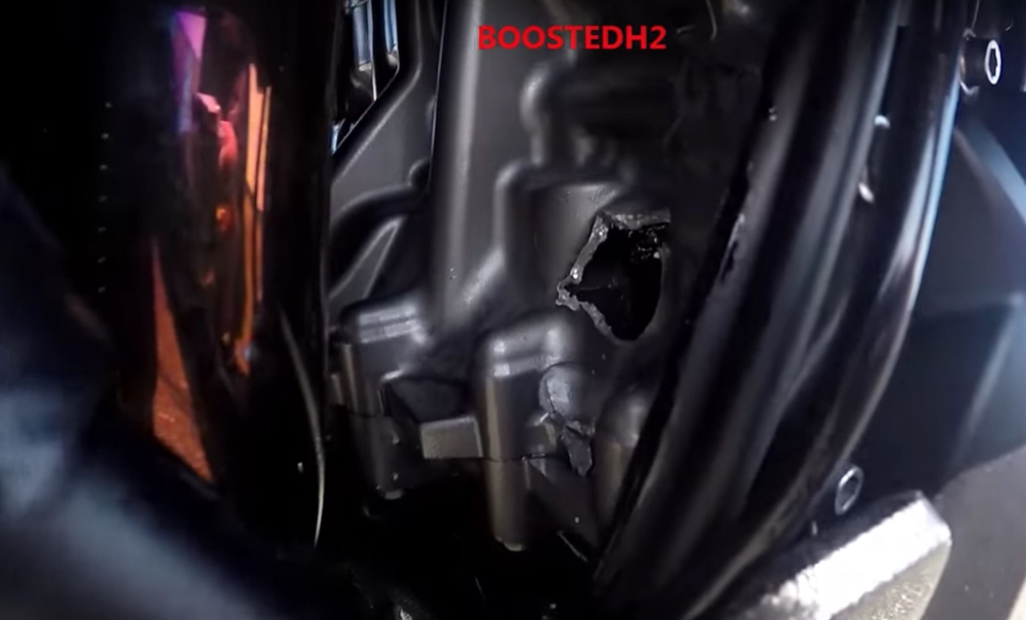 Esto es lo que se siente cuando rompes motor a 302 km/h