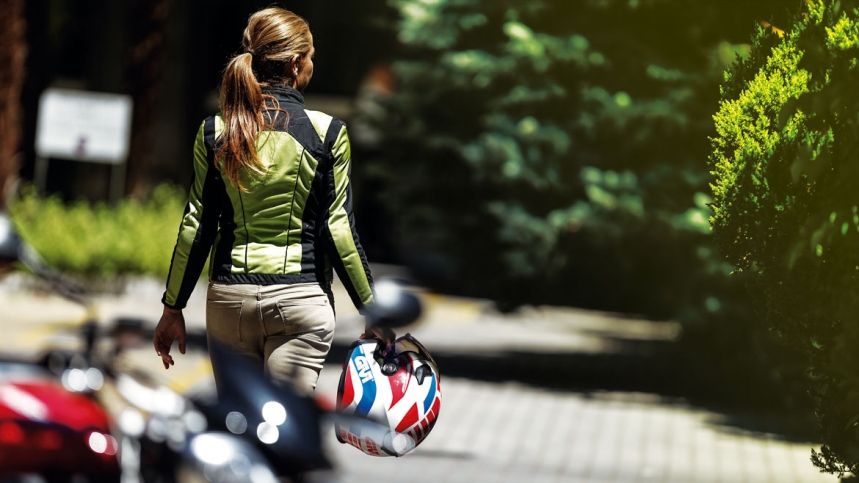 El Congreso propone la obligatoriedad de la chaqueta en moto
