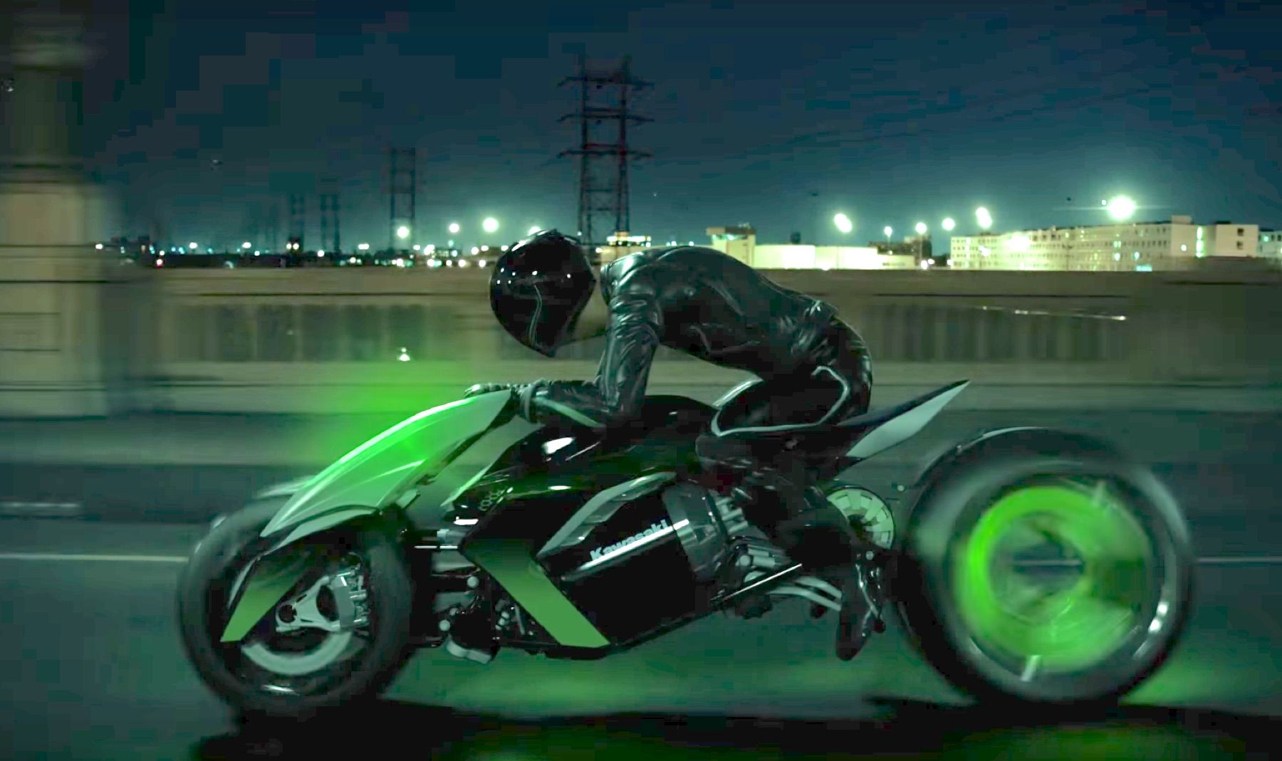 ¿Tres ruedas? Kawasaki ya se había subido al carro, y nos lo recuerda
