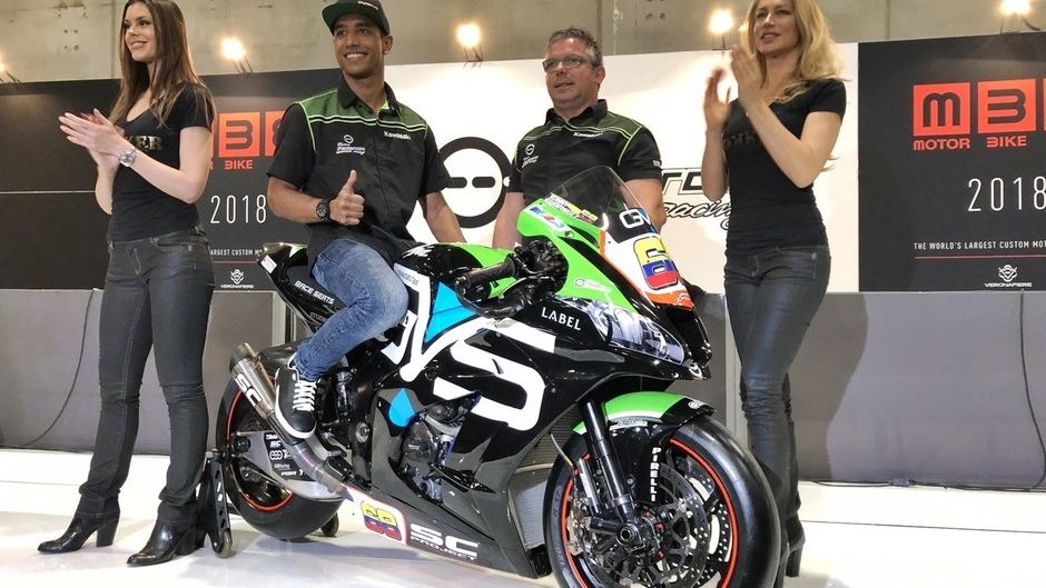 Yonny Hernández enseña su Kawasaki ZX-10RR para el Mundial de Superbike 2018