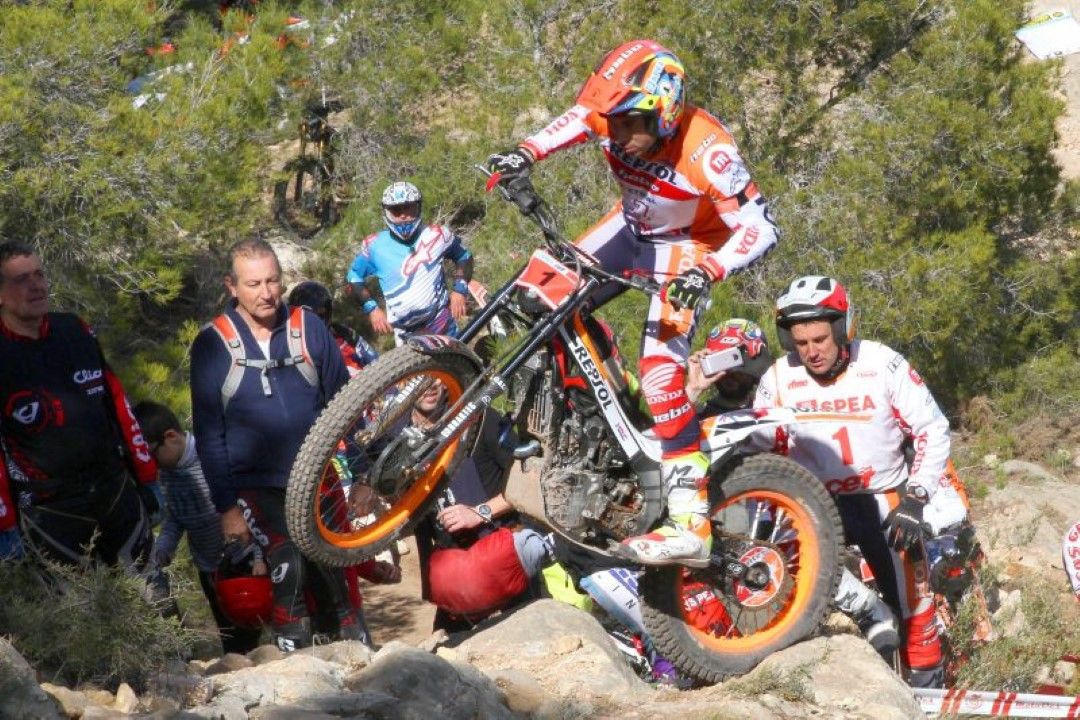 Toni Bou comienza con victoria el Nacional de Trial en La Nucía