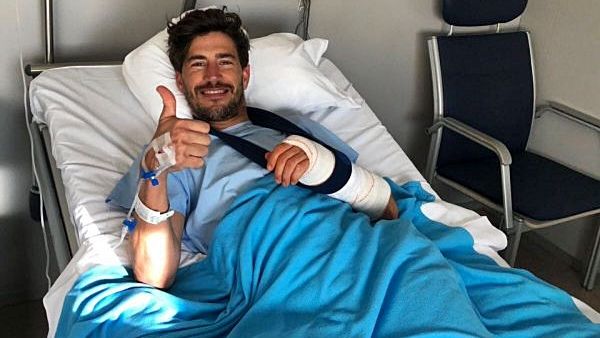 Joan Barreda, operado de su doble fractura de muñeca