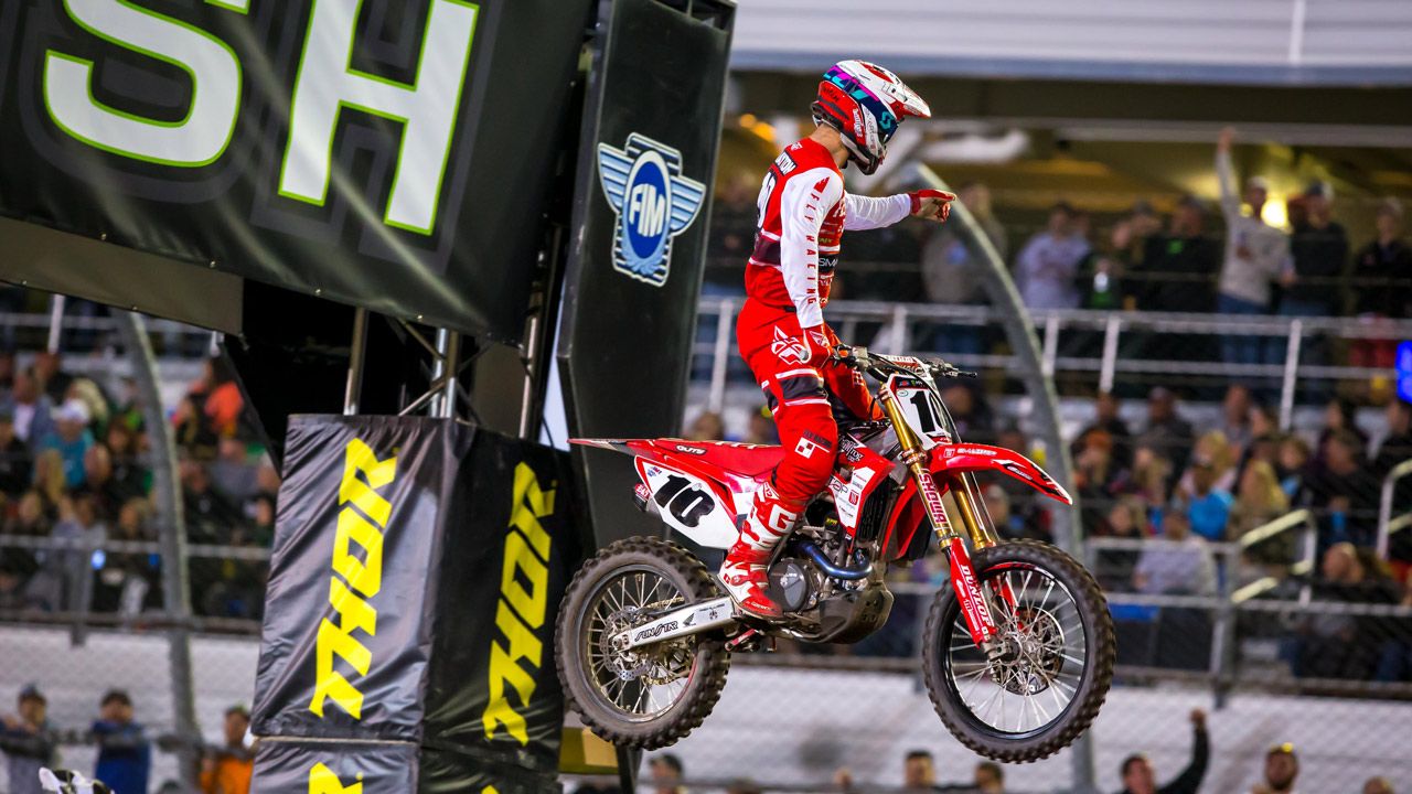 Justin Brayton gana su primera carrera en el SX USA de Daytona