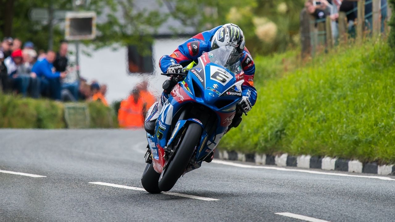 Michael Dunlop, temporalmente sin equipo para SBK y Senior del Tourist Trophy