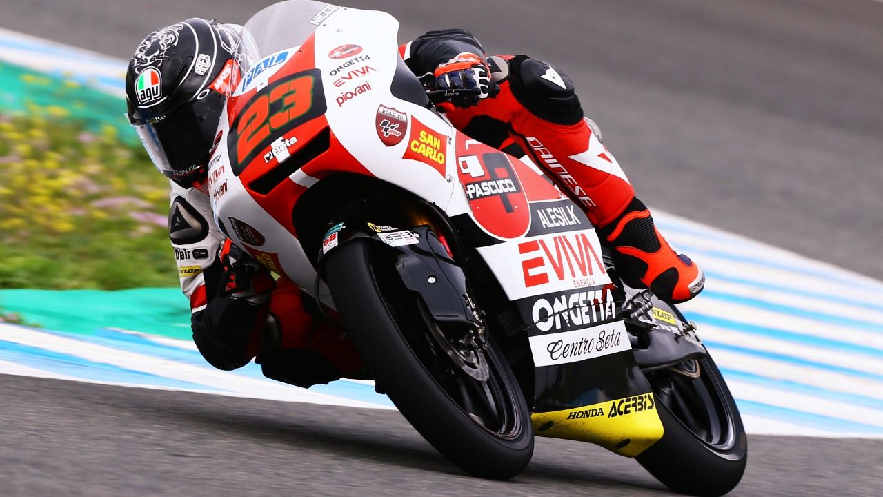 Niccolò Antonelli hace la pole de Moto3 en Qatar por una milésima ante Jorge Martín