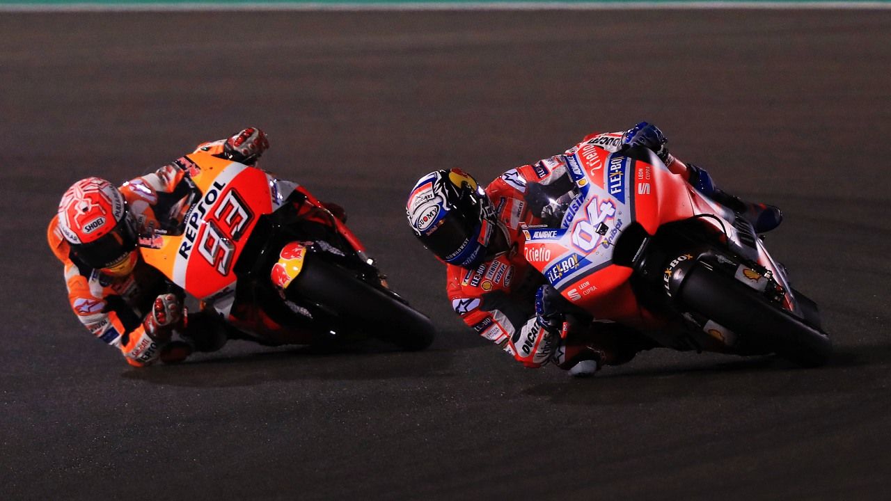 Andrea Dovizioso derrota a Marc Márquez  por milésimas en Qatar y es líder de MotoGP 2018