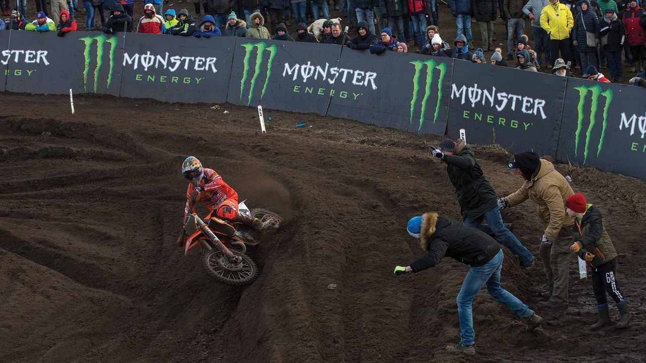 Lección de pilotaje de Jeffrey Herlings en el MXGP de Valkenswaard 2018