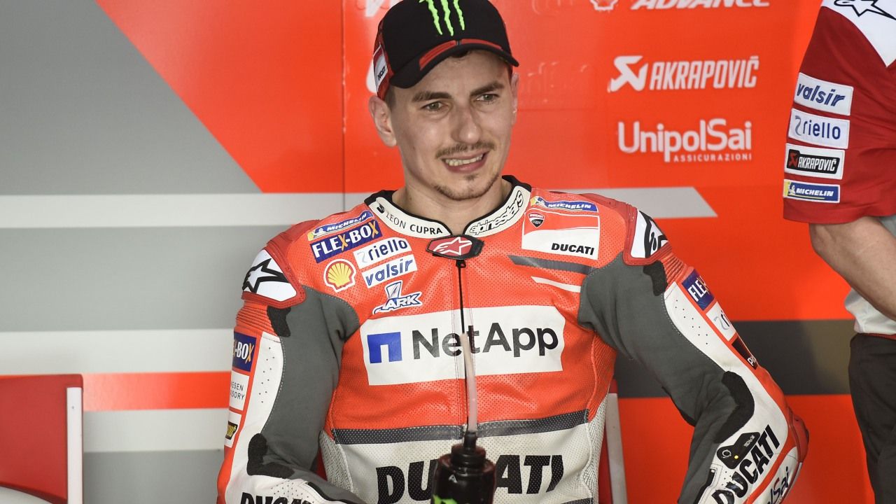 Jorge Lorenzo: “Me he quedado completamente sin frenos y me he tirado de la moto”