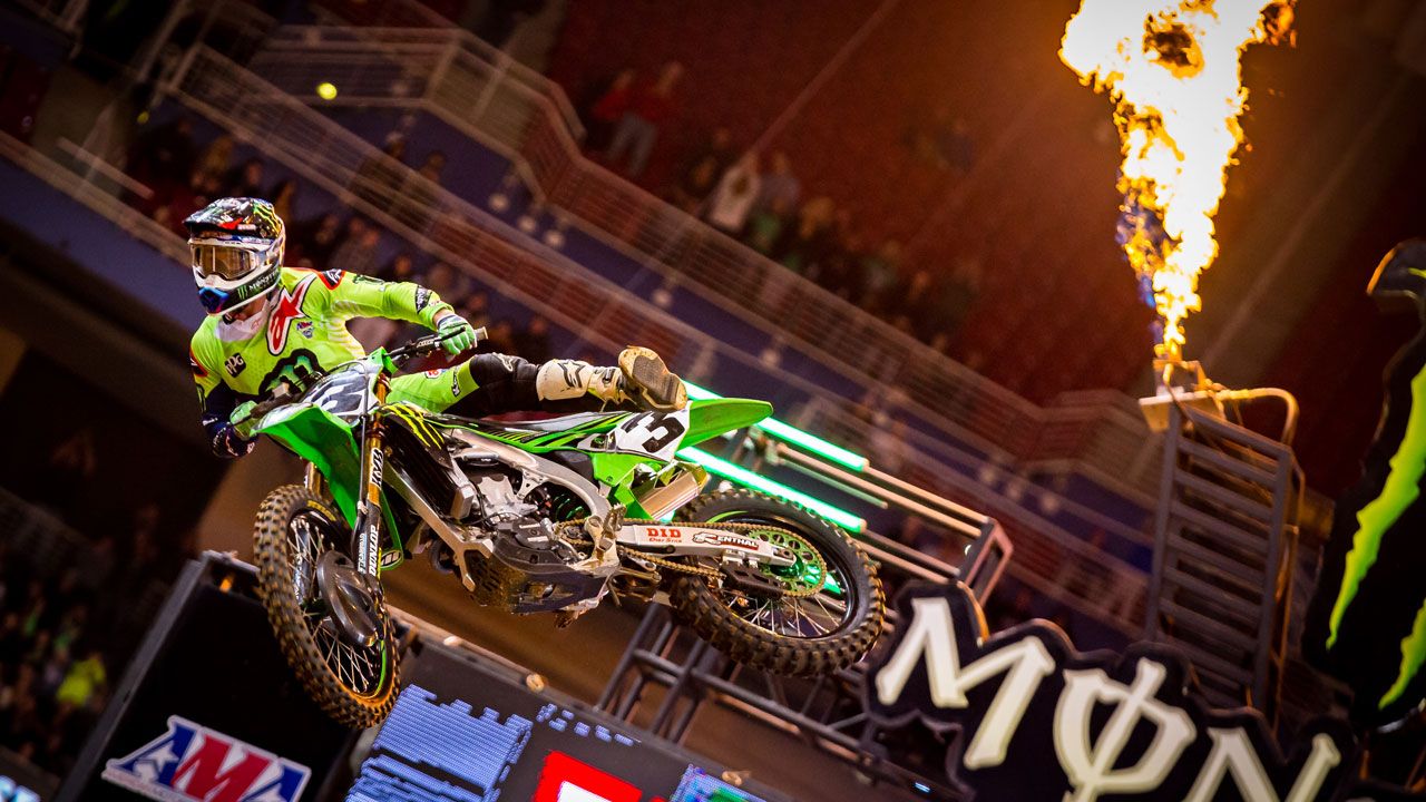 Eli Tomac arrasa en el SX USA de St. Louis 2018