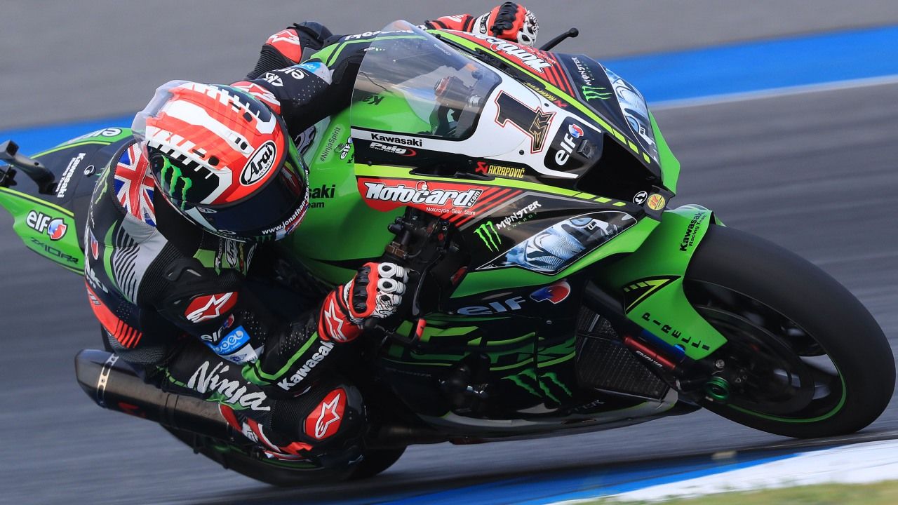 Sólo un Jonathan Rea intratable puede con Xavi Forés en Tailandia