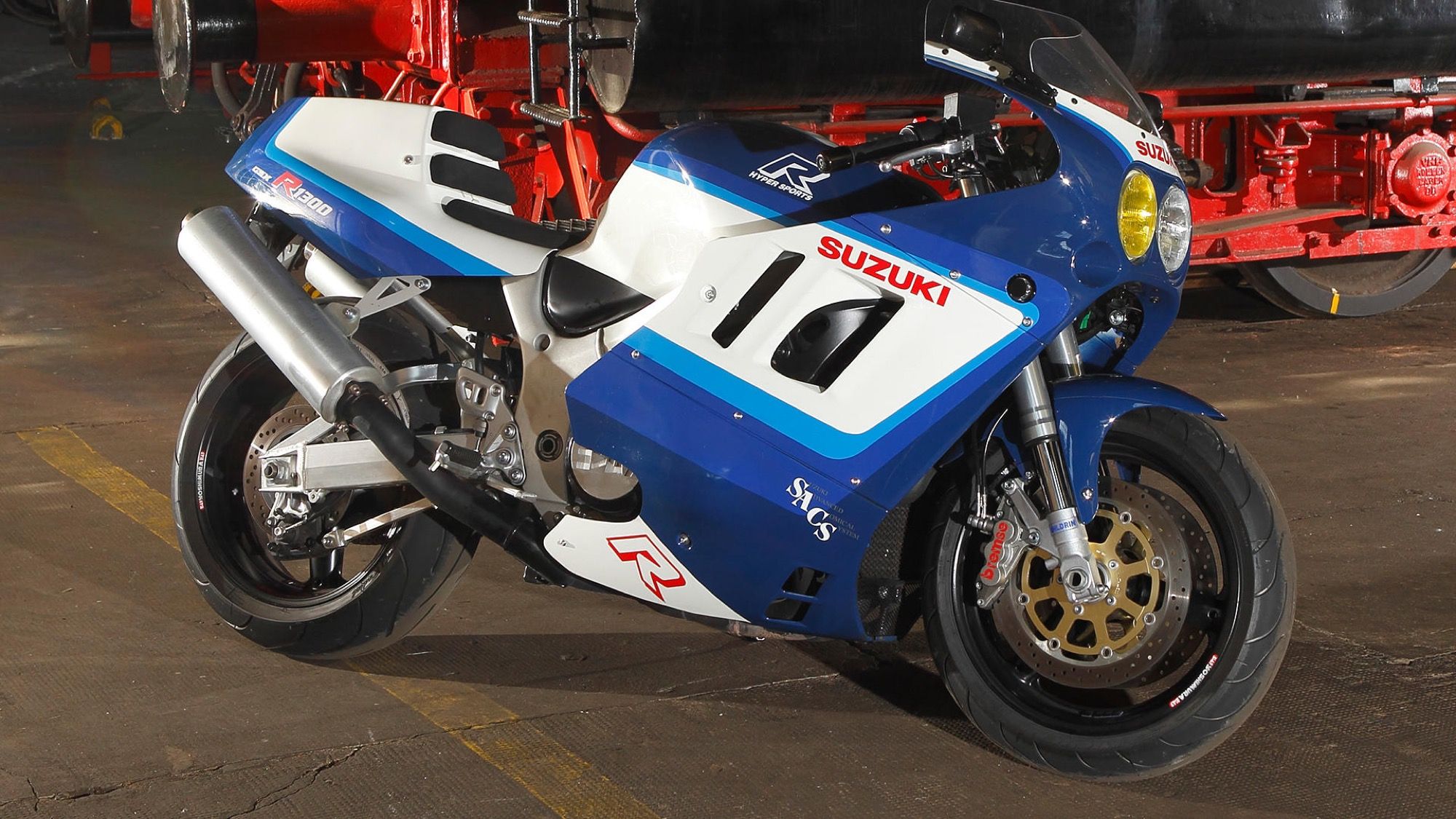 ¿Mezclar la Suzuki Hayabusa y la GSX-R del 89? Se puede y queda así