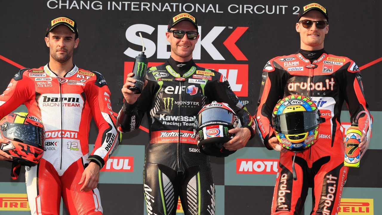 Jonathan Rea, Chaz Davies, los límites del reglamento y Xavi Forés