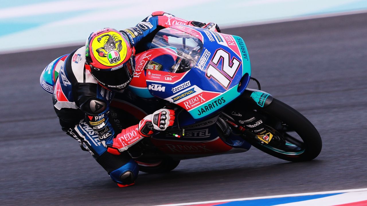 Marco Bezzecchi se estrena en Argentina y Arón Canet es nuevo líder de Moto3