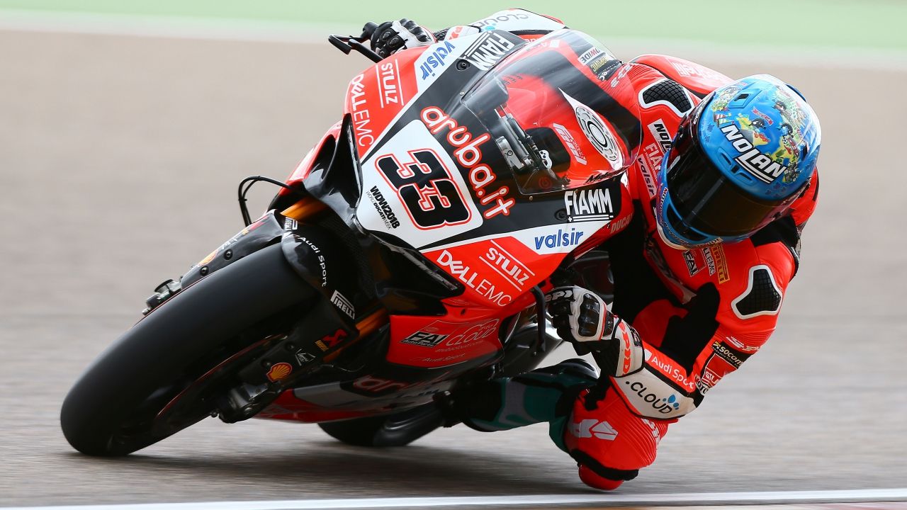 Marco Melandri y Jonathan Rea lideran y Jordi Torres promete en Motorland Aragón