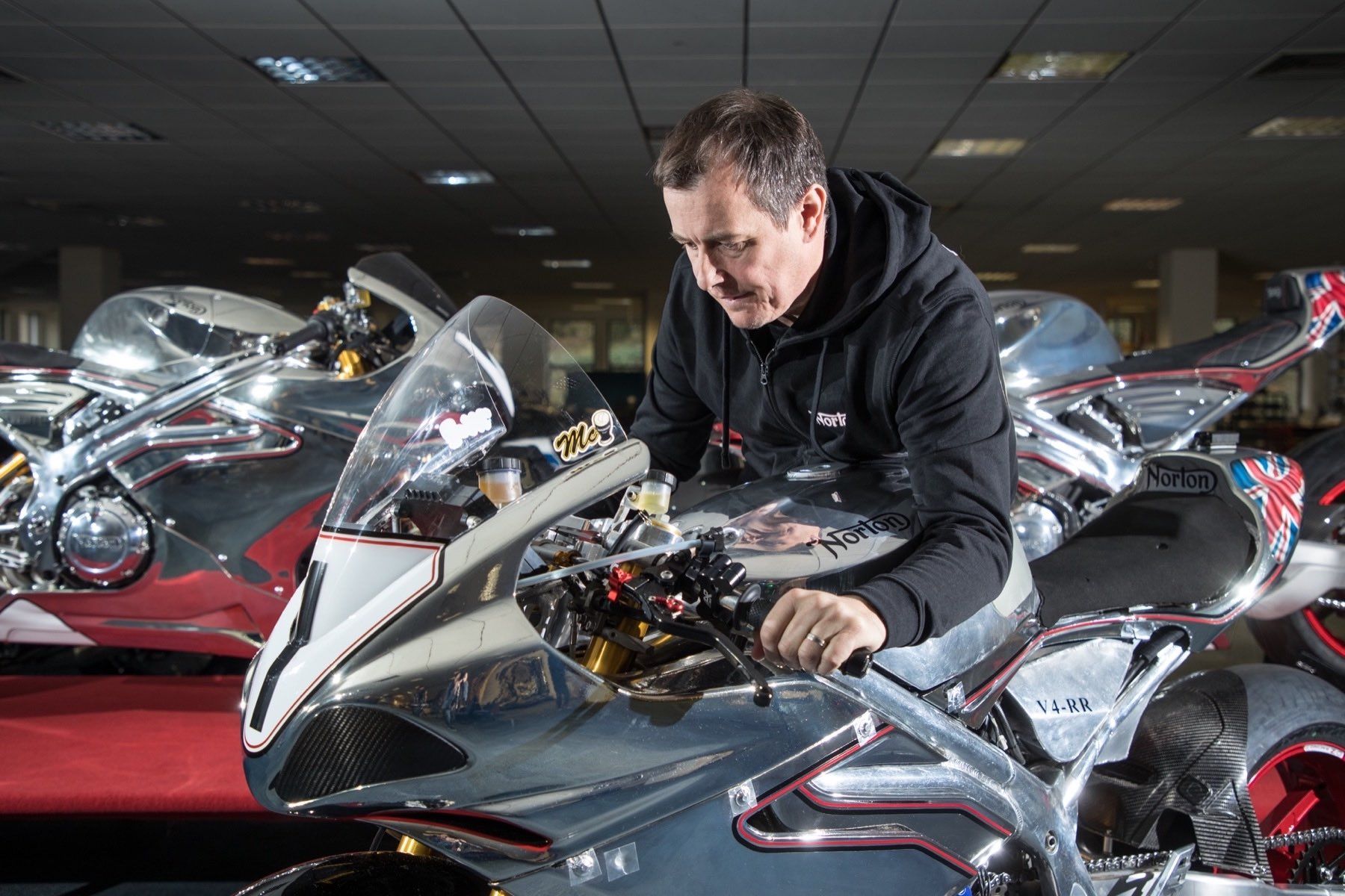 La participación de John McGuinness en el TT en entredicho