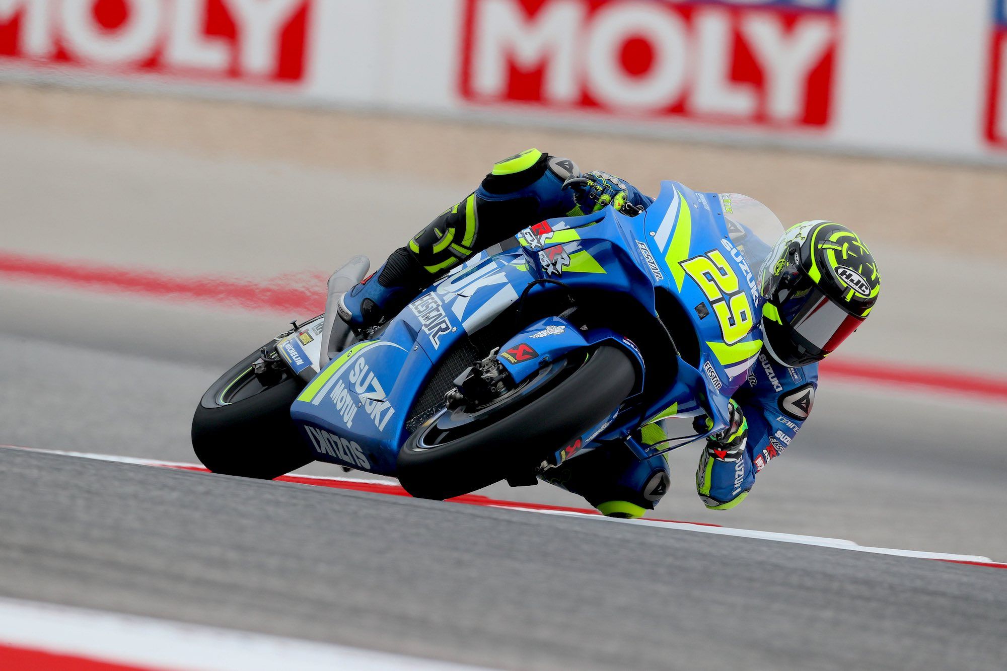Andrea Iannone golpea primero en MotoGP Austin 2018