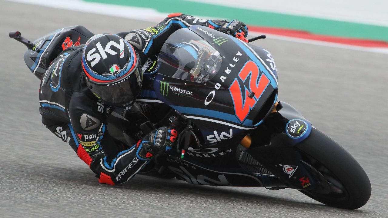 Pecco Bagnaia vence a Álex Márquez en Austin y vuelve a ser líder de Moto2 2018