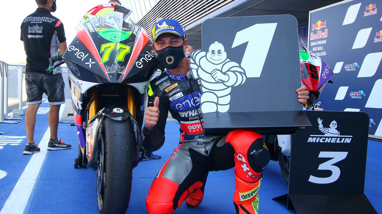 Victoria de Dominique Aegerter en MotoE y podio para Jordi Torres