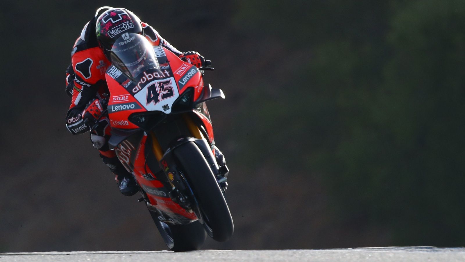 Scott Redding comanda la fiesta de Ducati en el peor día de Jonathan Rea en Kawasaki