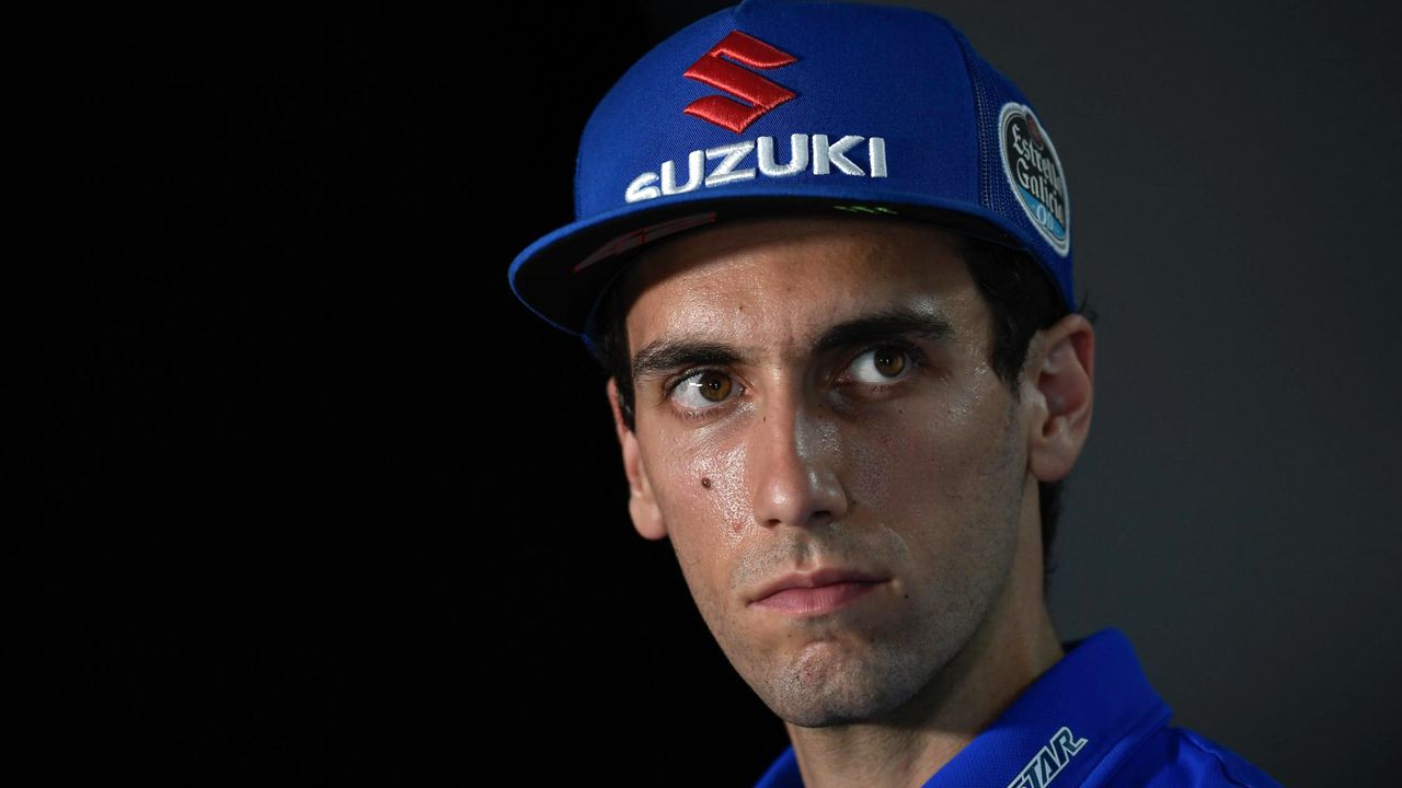 Álex Rins condicionado por su lesión: “Costará llegar a una curva y tirarme con los ojos cerrados”