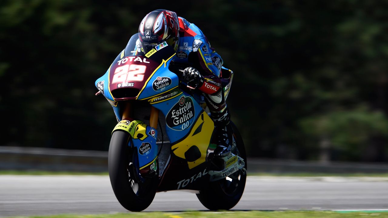 Sam Lowes domina un accidentado viernes en Moto2