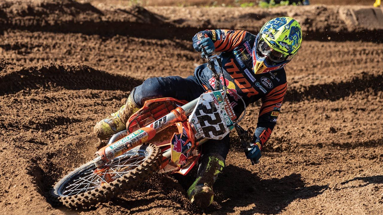Tony Cairoli se impone en la primera manga de MXGP Letonia 2