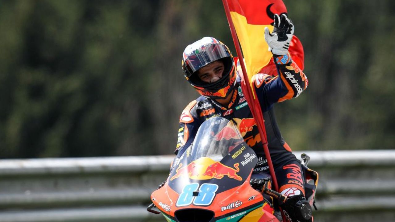 Jorge ‘MartinaThor’ saca su martillo para estrenarse en Moto2