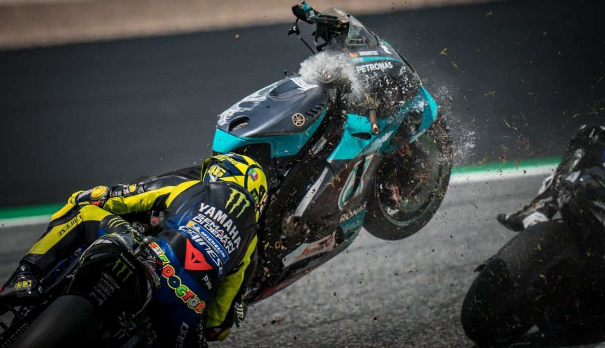 El milagro de Austria: Una Ducati desbocada roza a Viñales y Rossi El milagro de Austria: Una Ducati desbocada roza a Viñales y Rossi