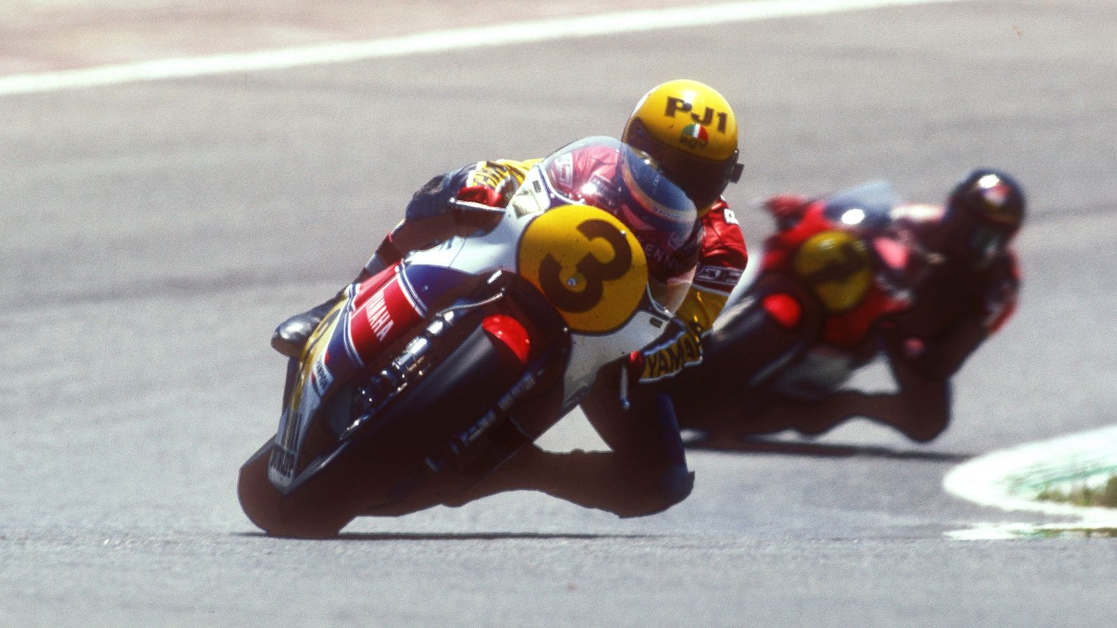 Kenny Roberts y Barry Sheene en 1982