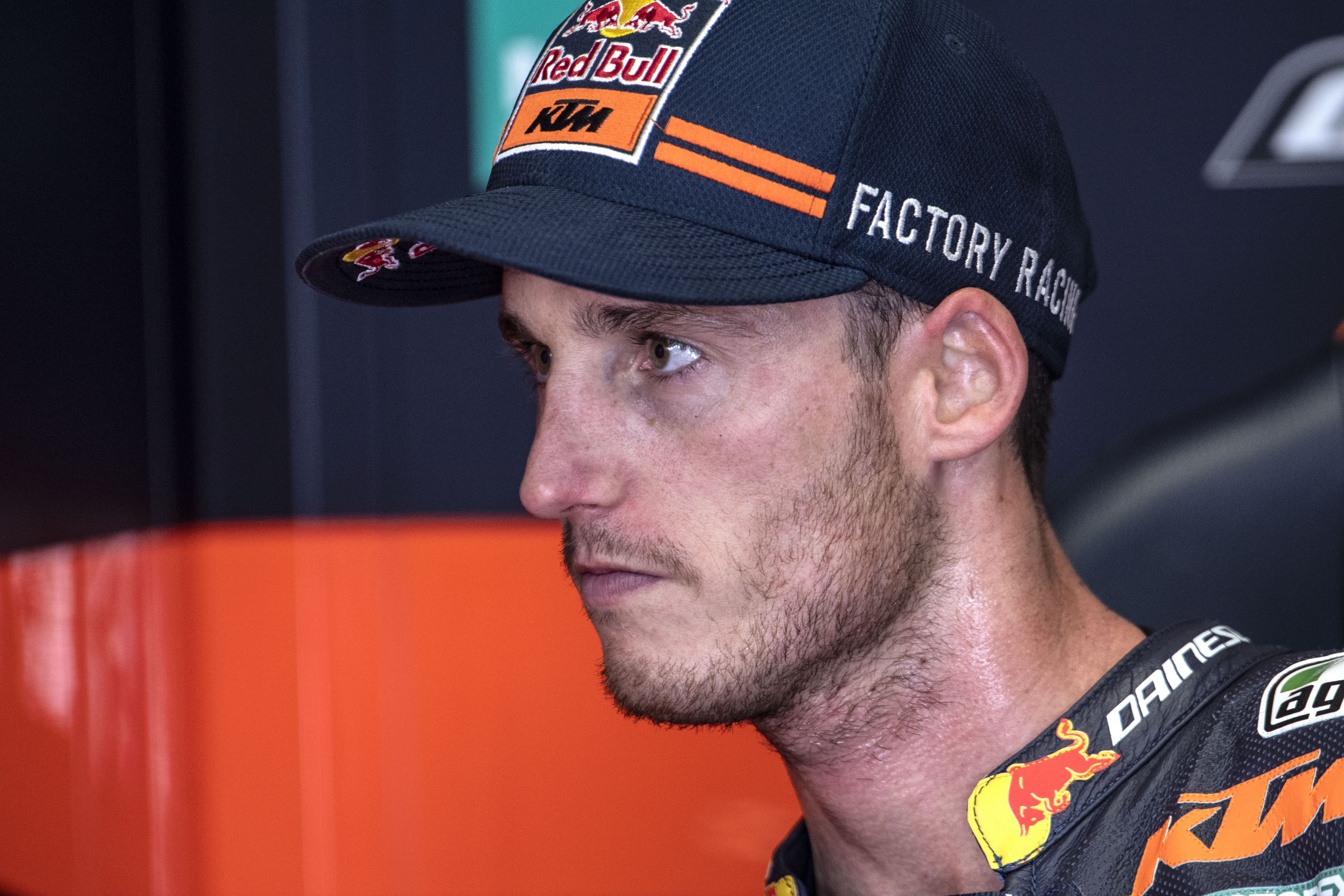 Pol Espargaró tuvo que pasar ayer por el Panel de Comisarios FIM MotoGP a explicar su caída con Miguel Oliveira.