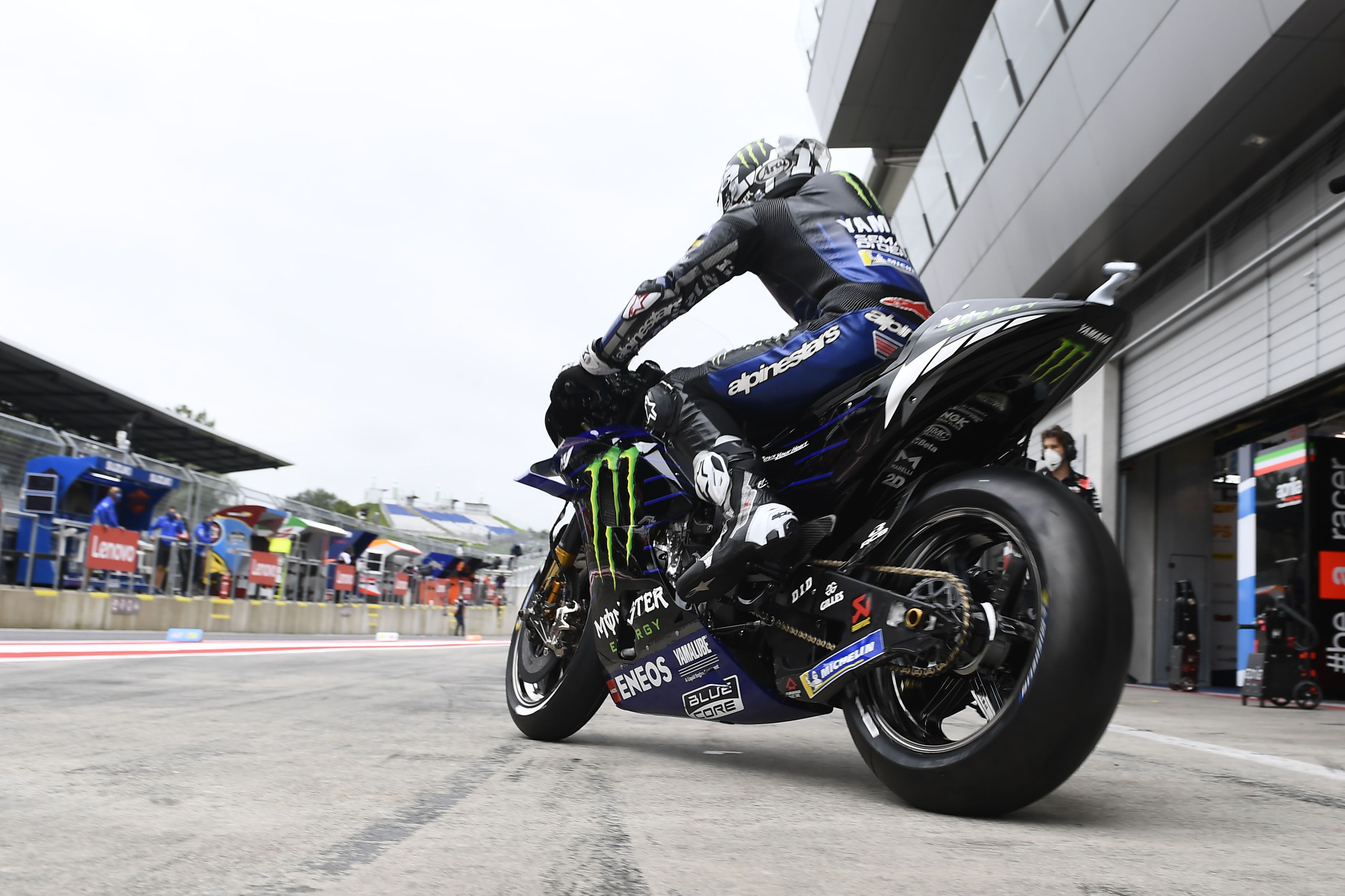 Maverick Viñales se reinventa para cambiar de rol los domingos