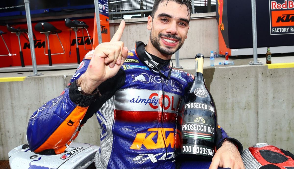 Miguel Oliveira festeja su triunfo